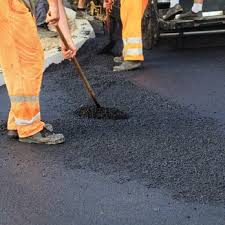 Best Asphalt Driveway Installation  in Ocean Shores, WA